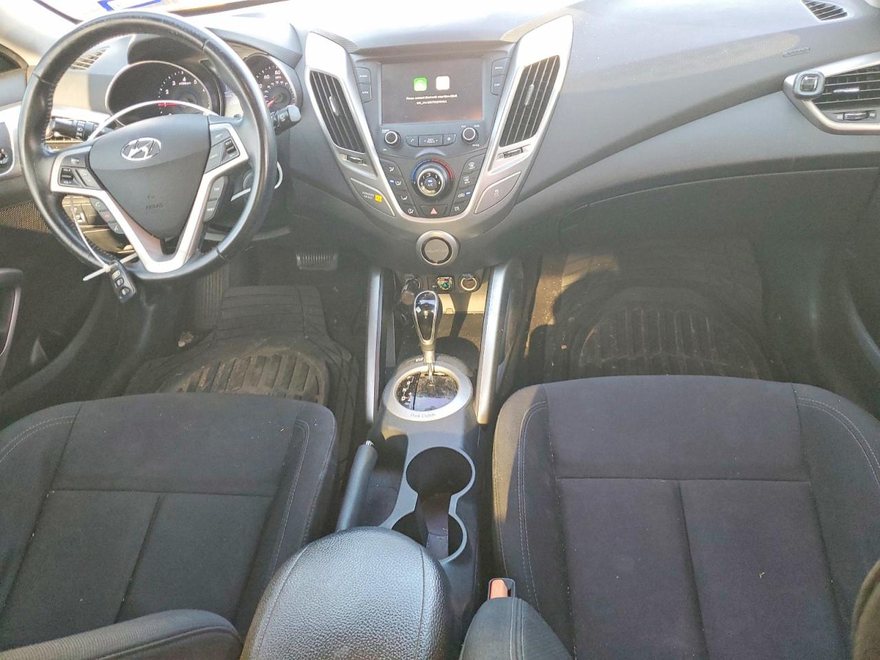Hyundai VELOSTER Base