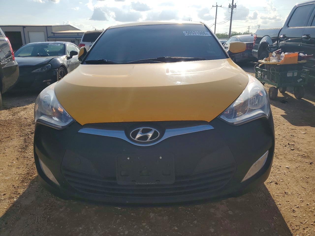 Hyundai VELOSTER Base