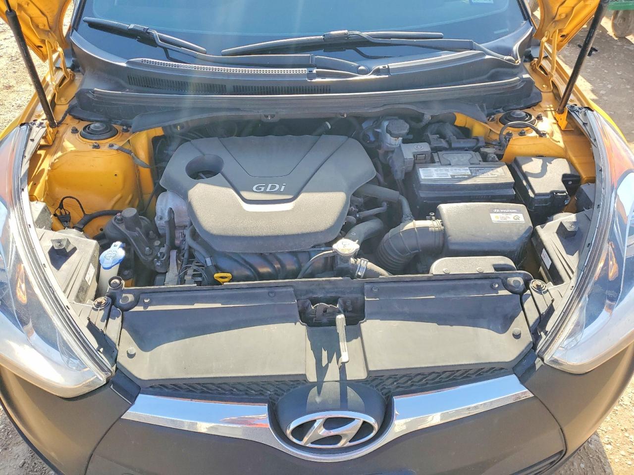 Hyundai VELOSTER Base