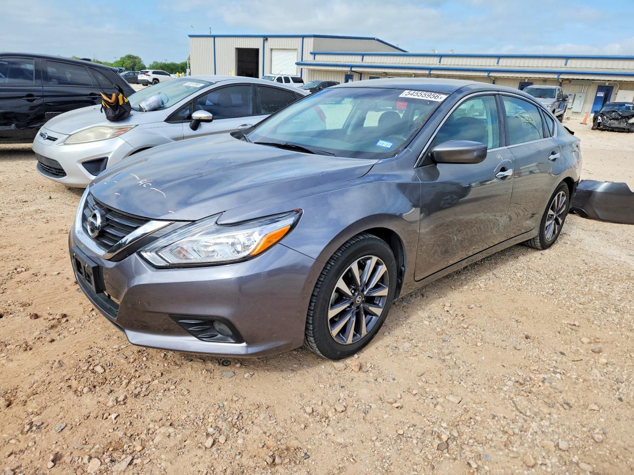 Salvage Nissan Altima Image