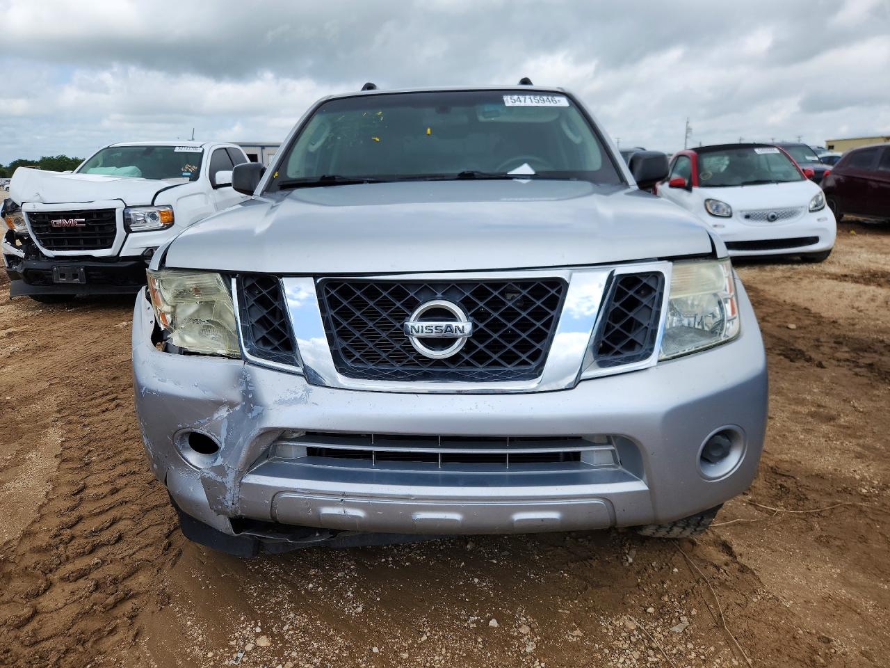 Nissan Pathfinder S