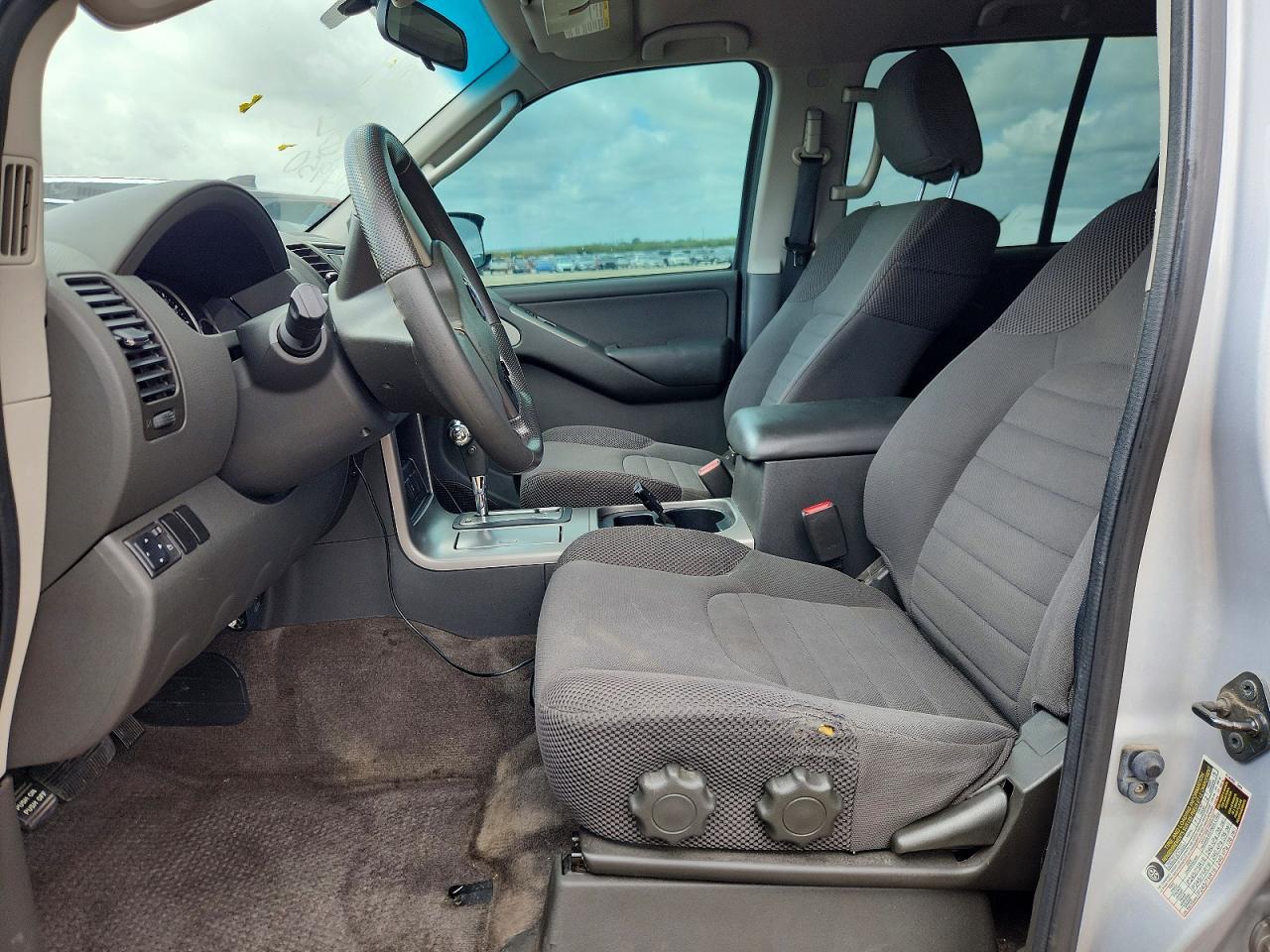 Nissan Pathfinder S