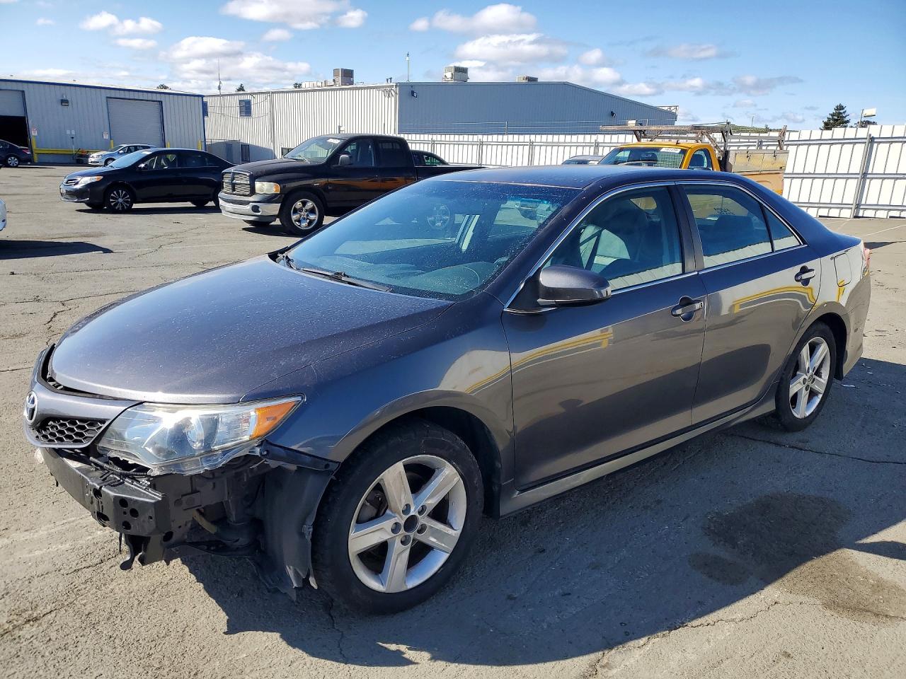 Salvage Toyota Camry Image