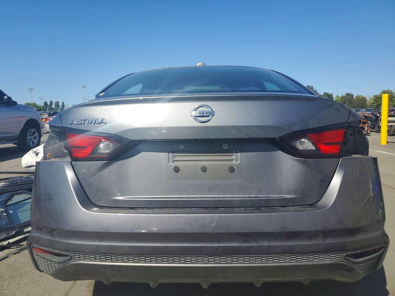 Nissan Altima S