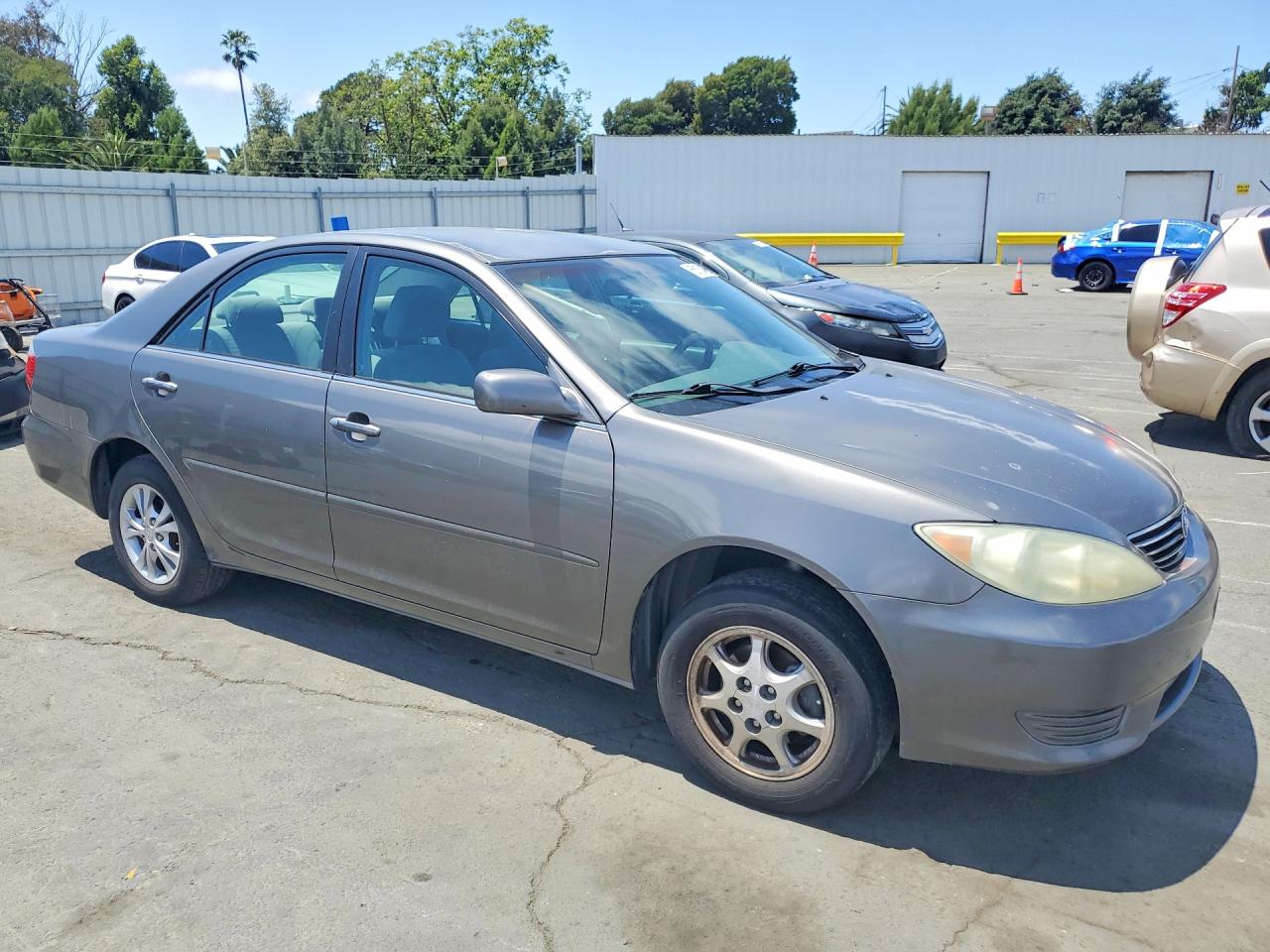 Toyota Camry Le V6