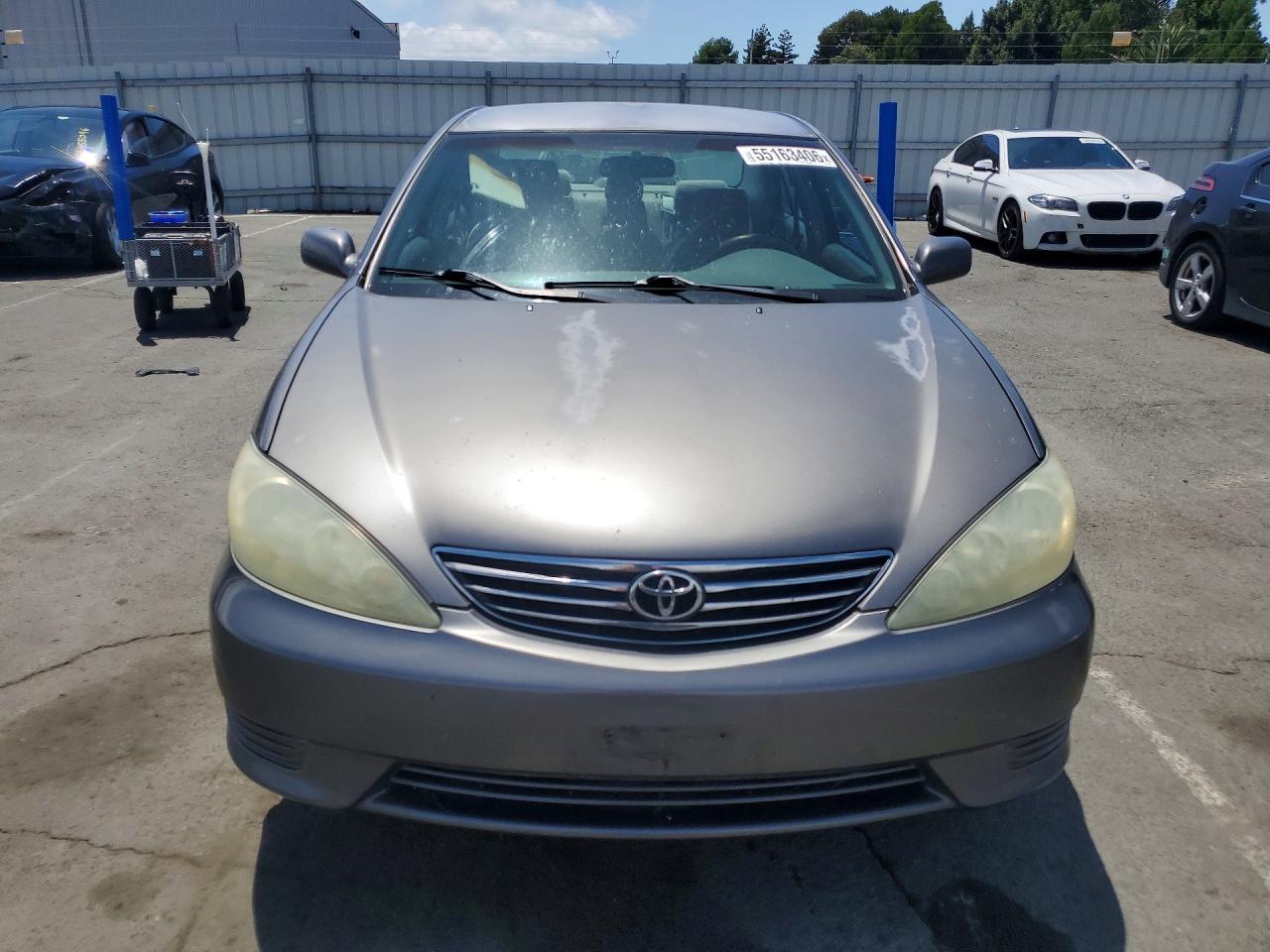 Toyota Camry Le V6