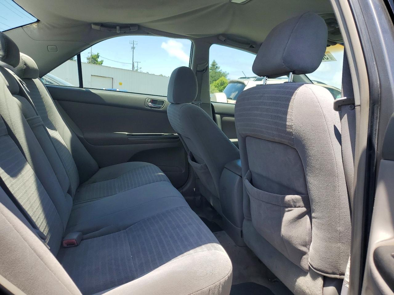 Toyota Camry Le V6