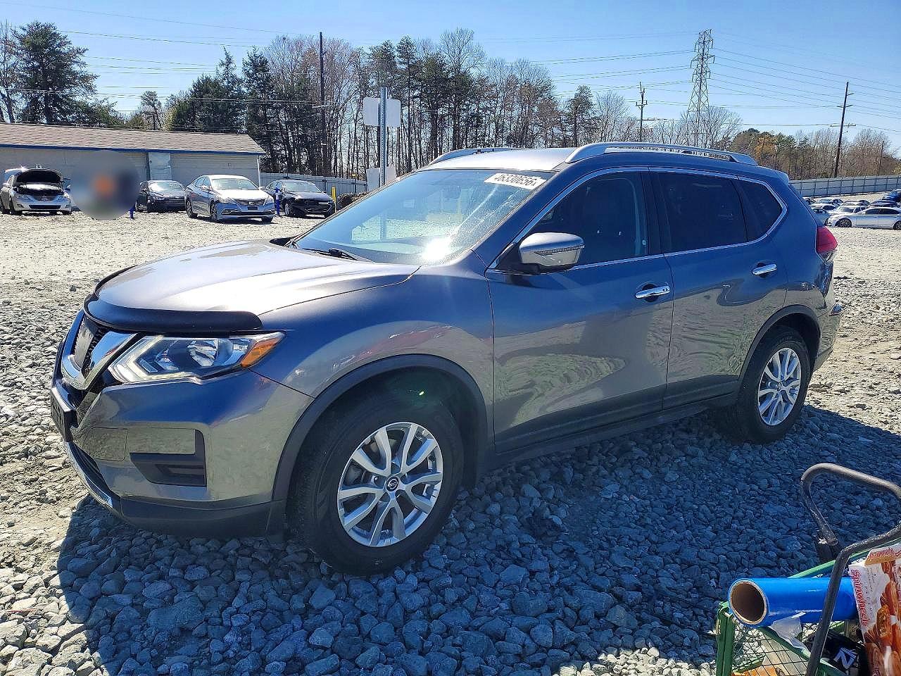 Salvage Nissan Rogue Image