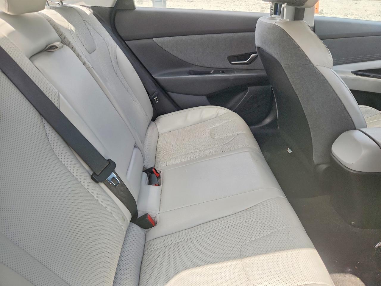 Hyundai ELANTRA Limited