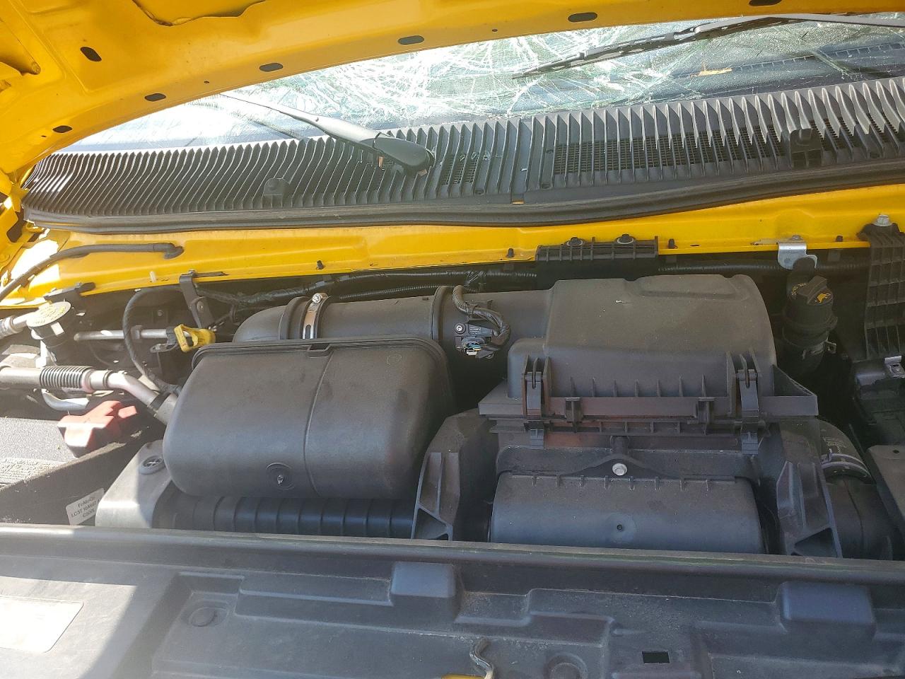 Ford Econoline E350 Super Duty Cutaway Van