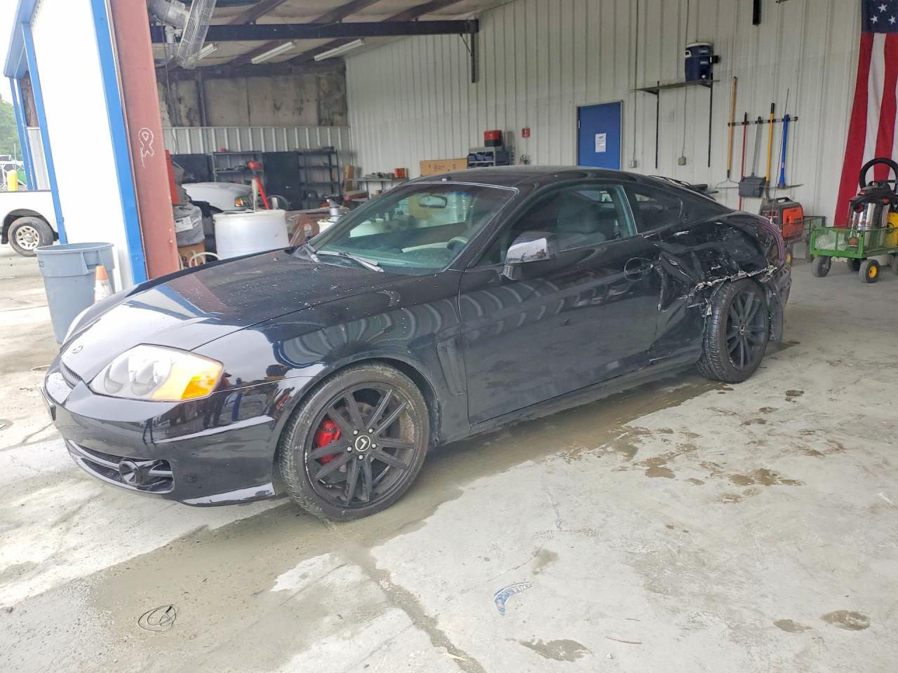Salvage Hyundai Tiburon Image
