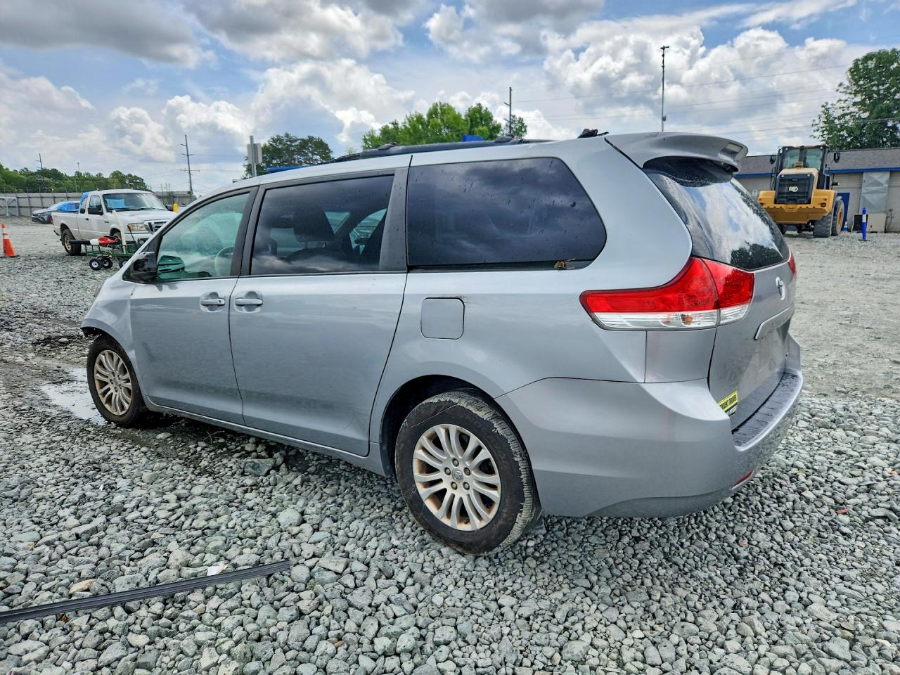 Toyota Sienna Xle 8-passenger