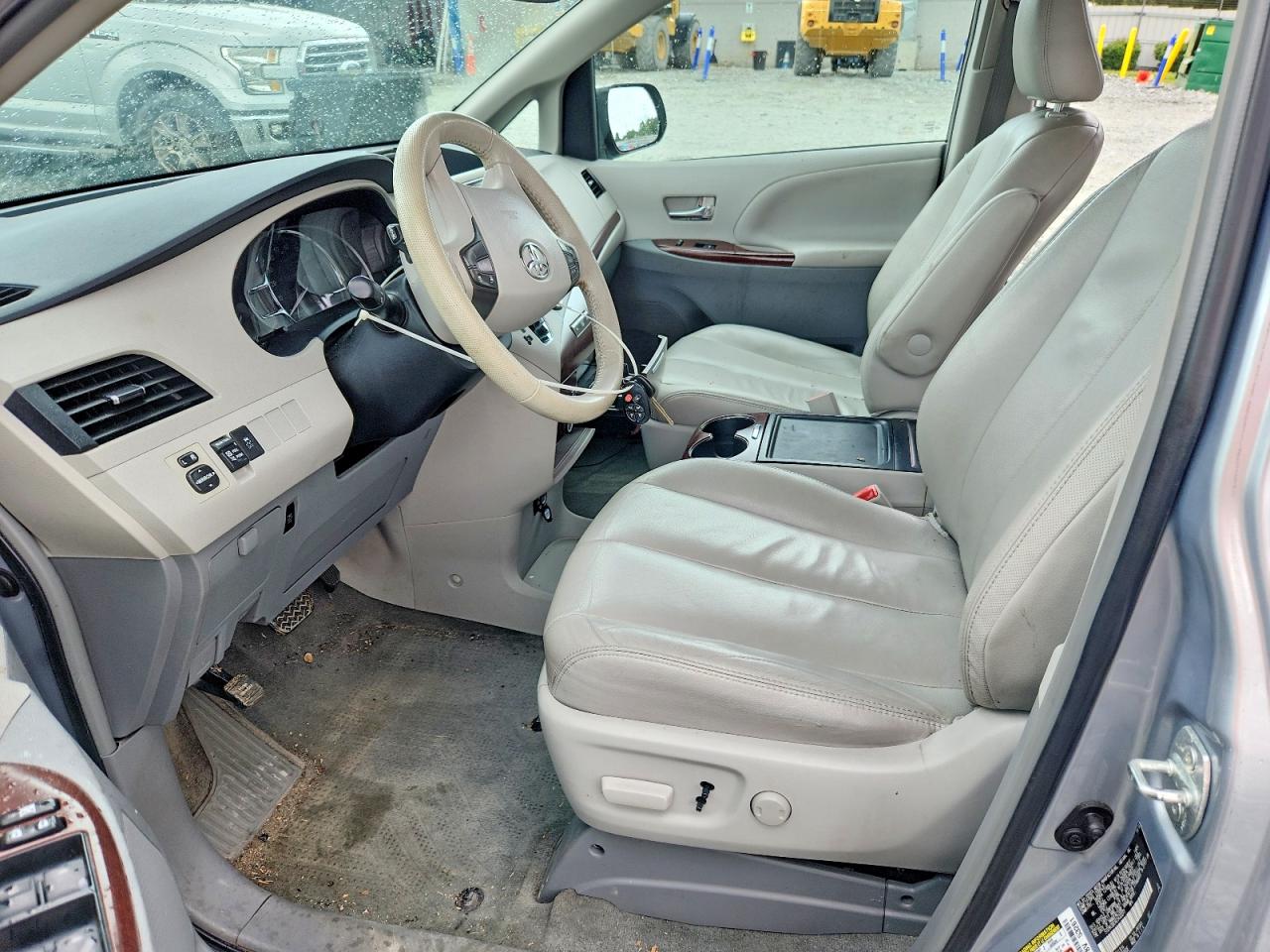 Toyota Sienna Xle 8-passenger