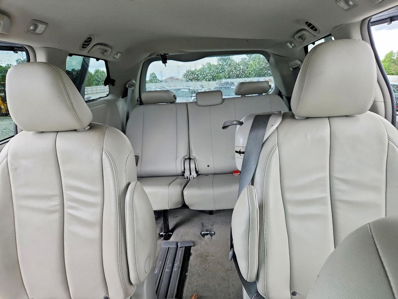 Toyota Sienna Xle 8-passenger