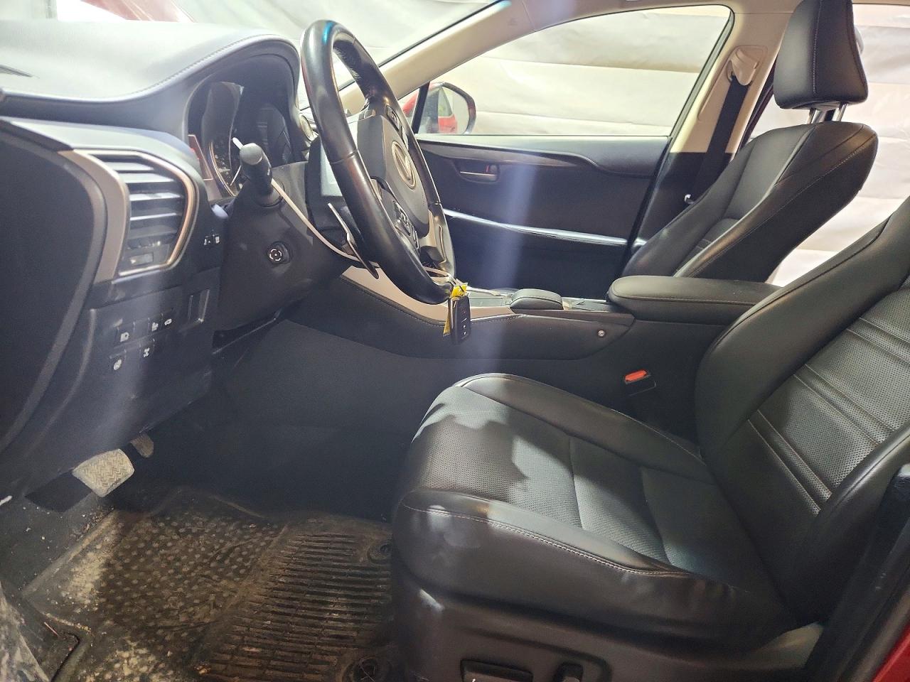Lexus NX Base