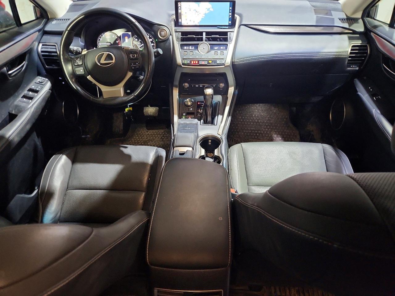 Lexus NX Base