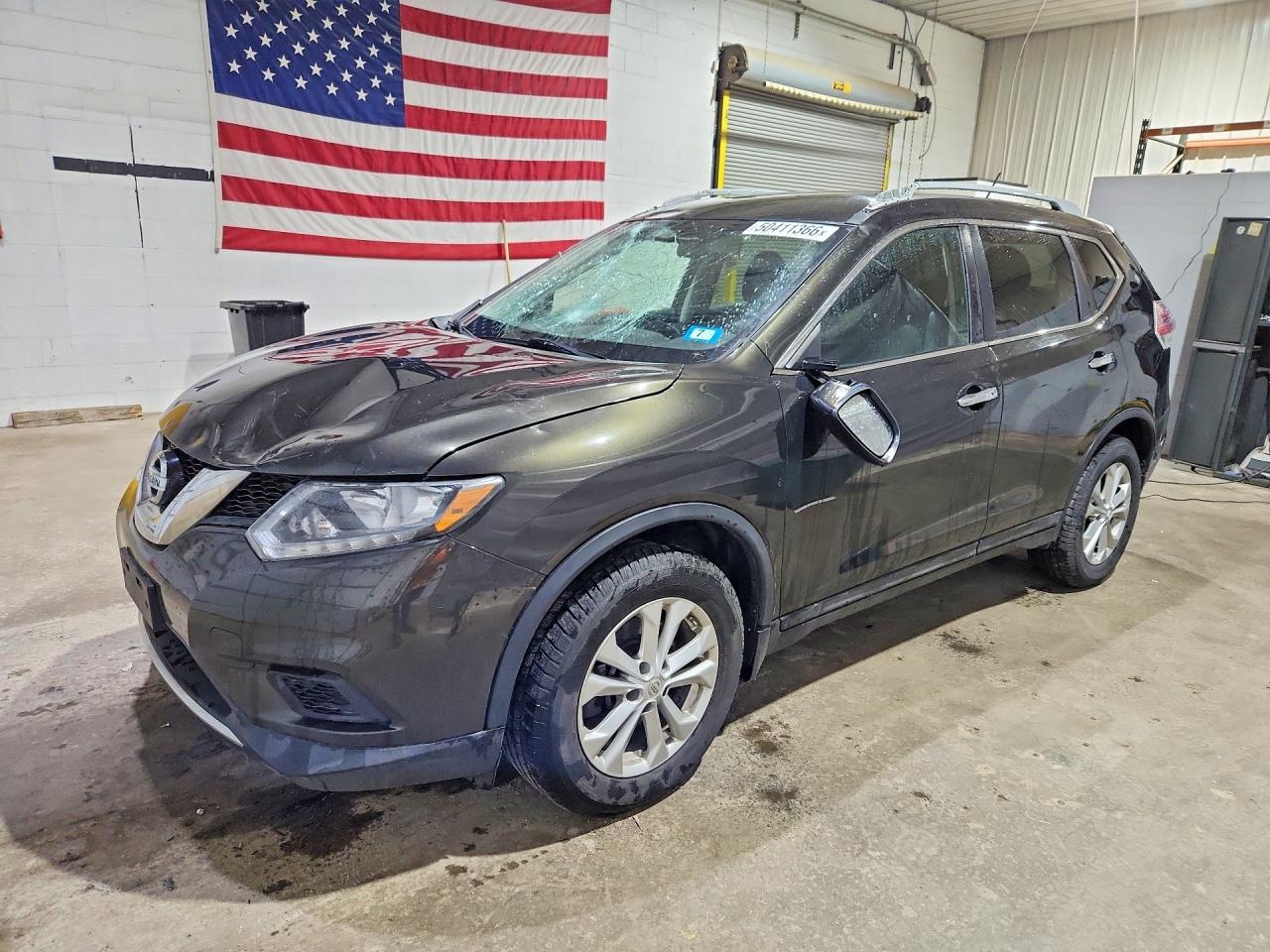 Salvage Nissan Rogue Image