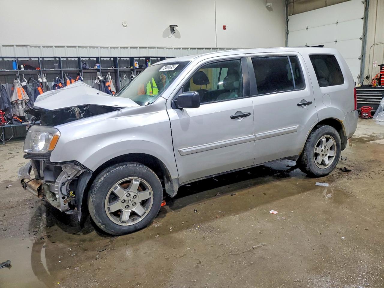 Salvage Honda Pilot Image