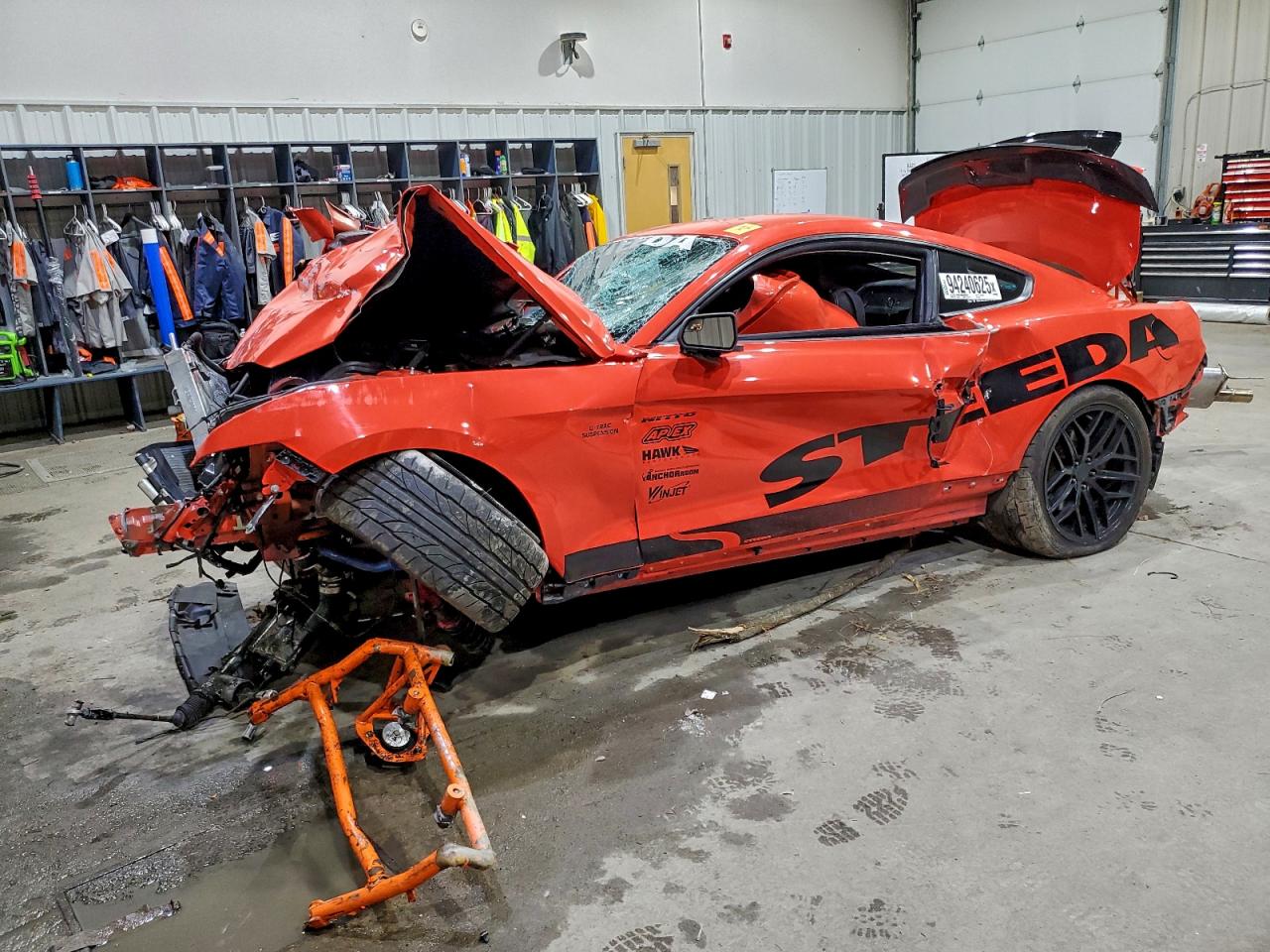 Salvage Ford Mustang Image