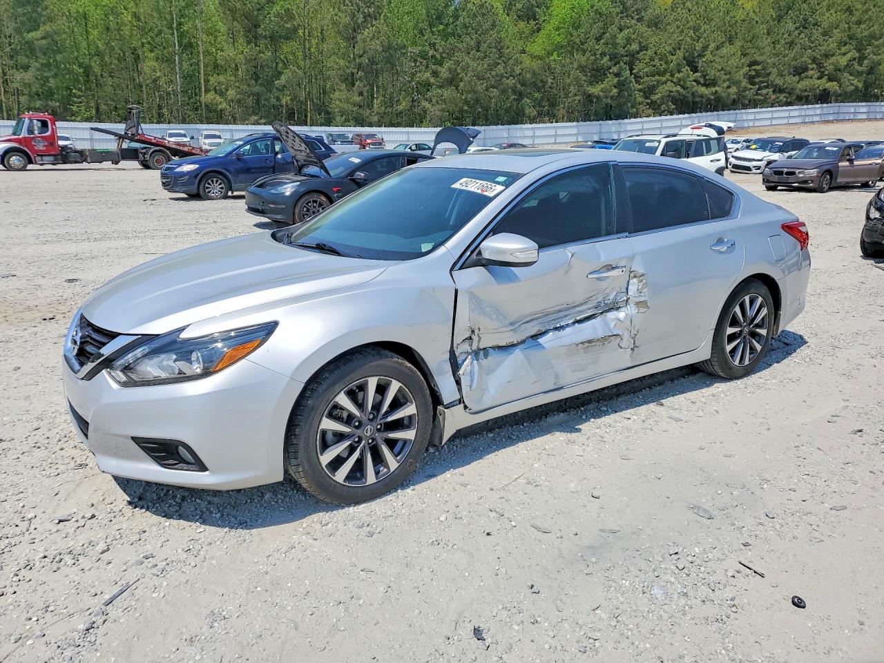 Salvage Nissan Altima Image