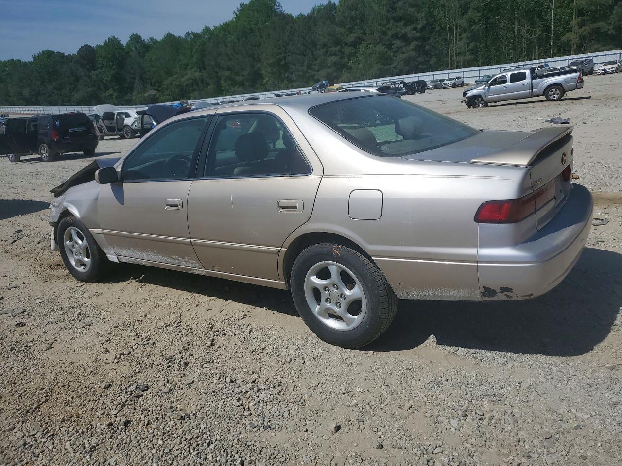 Toyota Camry Le V6
