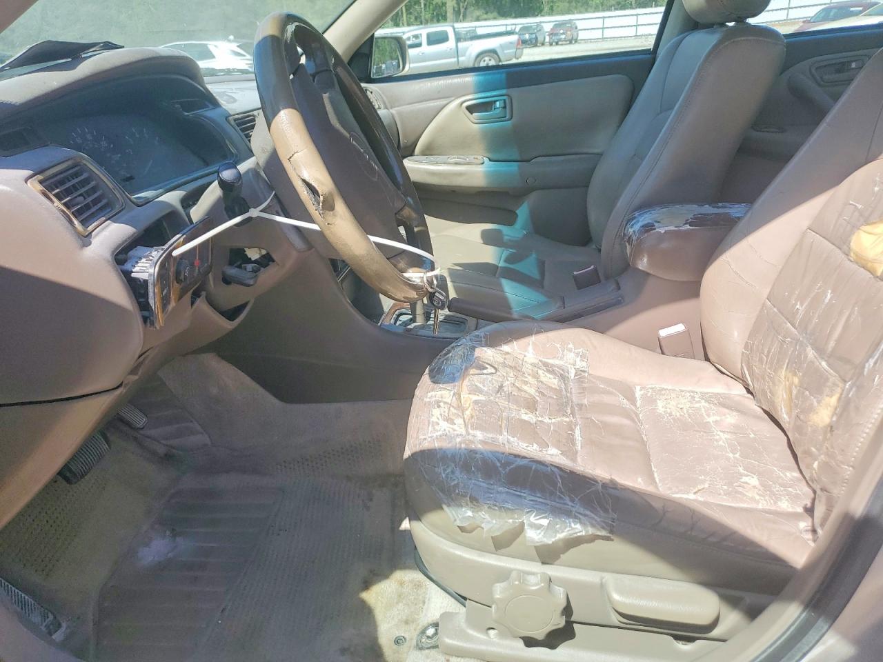 Toyota Camry Le V6