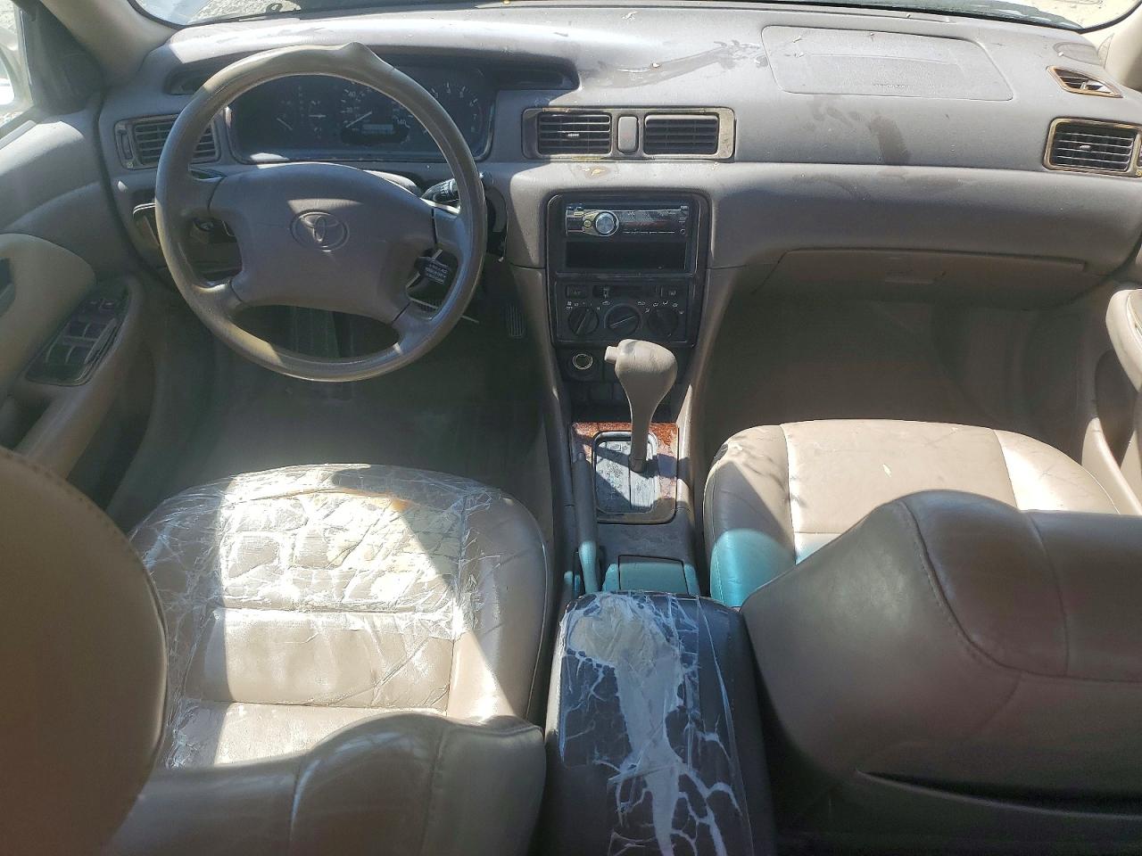 Toyota Camry Le V6