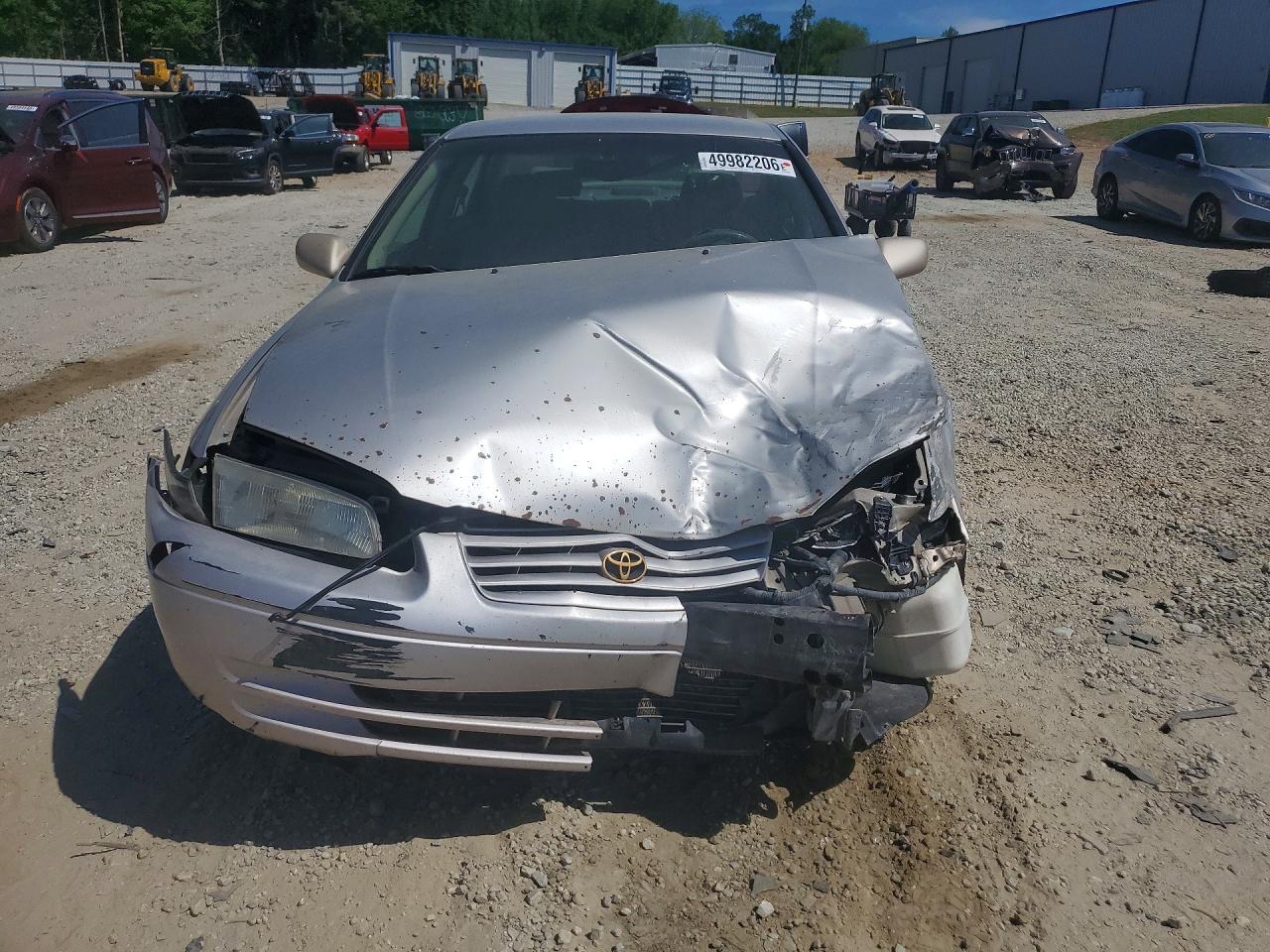 Toyota Camry Le V6