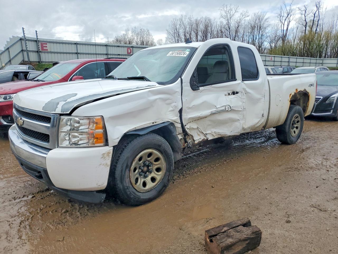Salvage Chevrolet Silverado Image