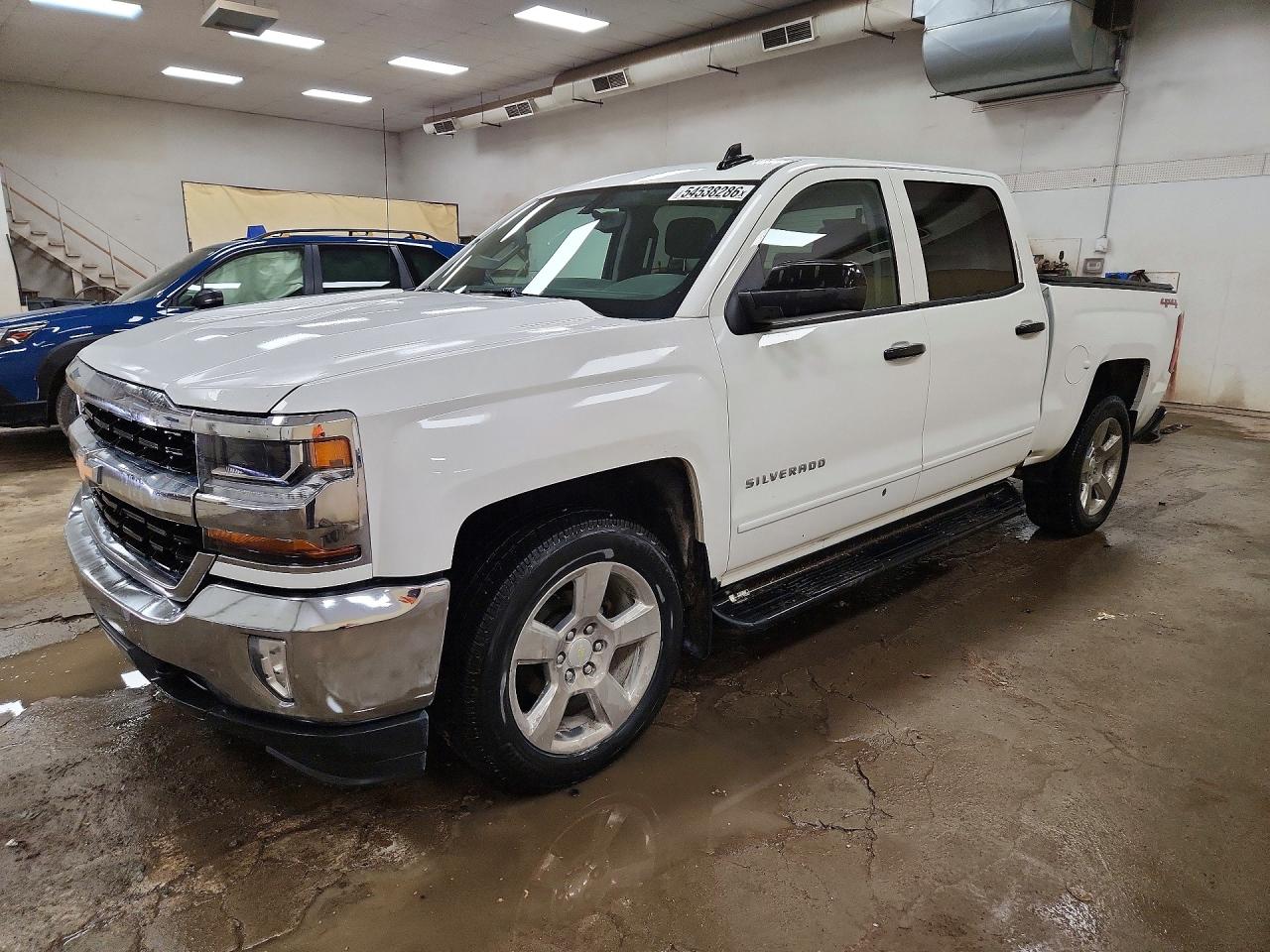Salvage Chevrolet Silverado Image