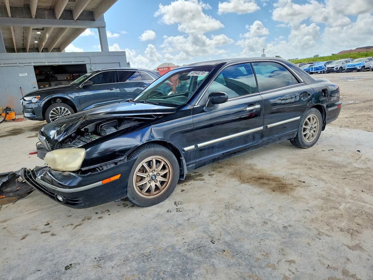 Salvage Hyundai Xg Image