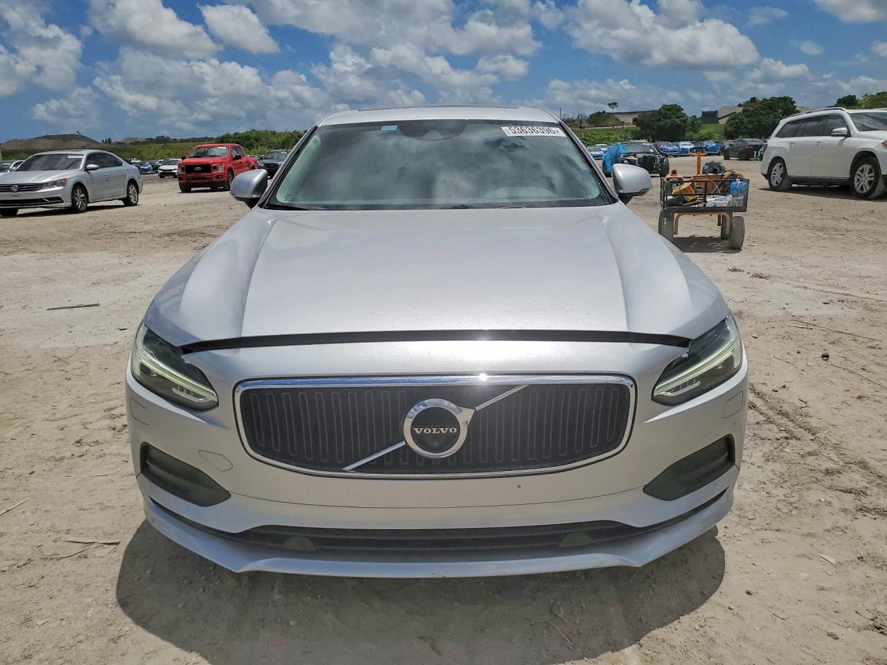 Volvo S90 T5 Momentum