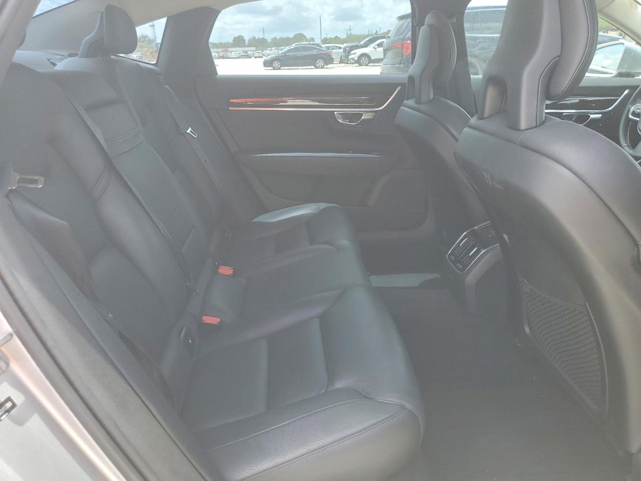 Volvo S90 T5 Momentum