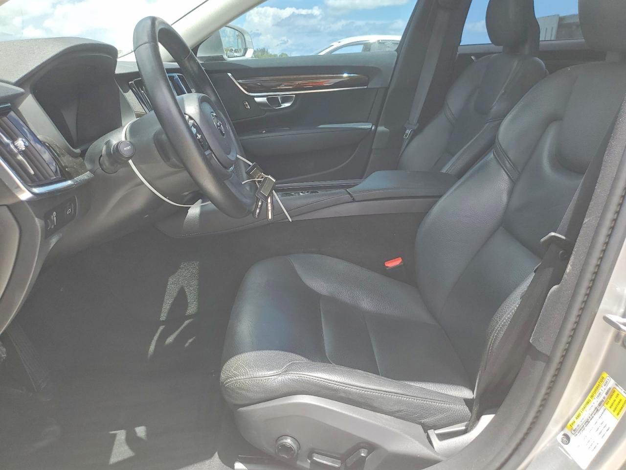 Volvo S90 T5 Momentum