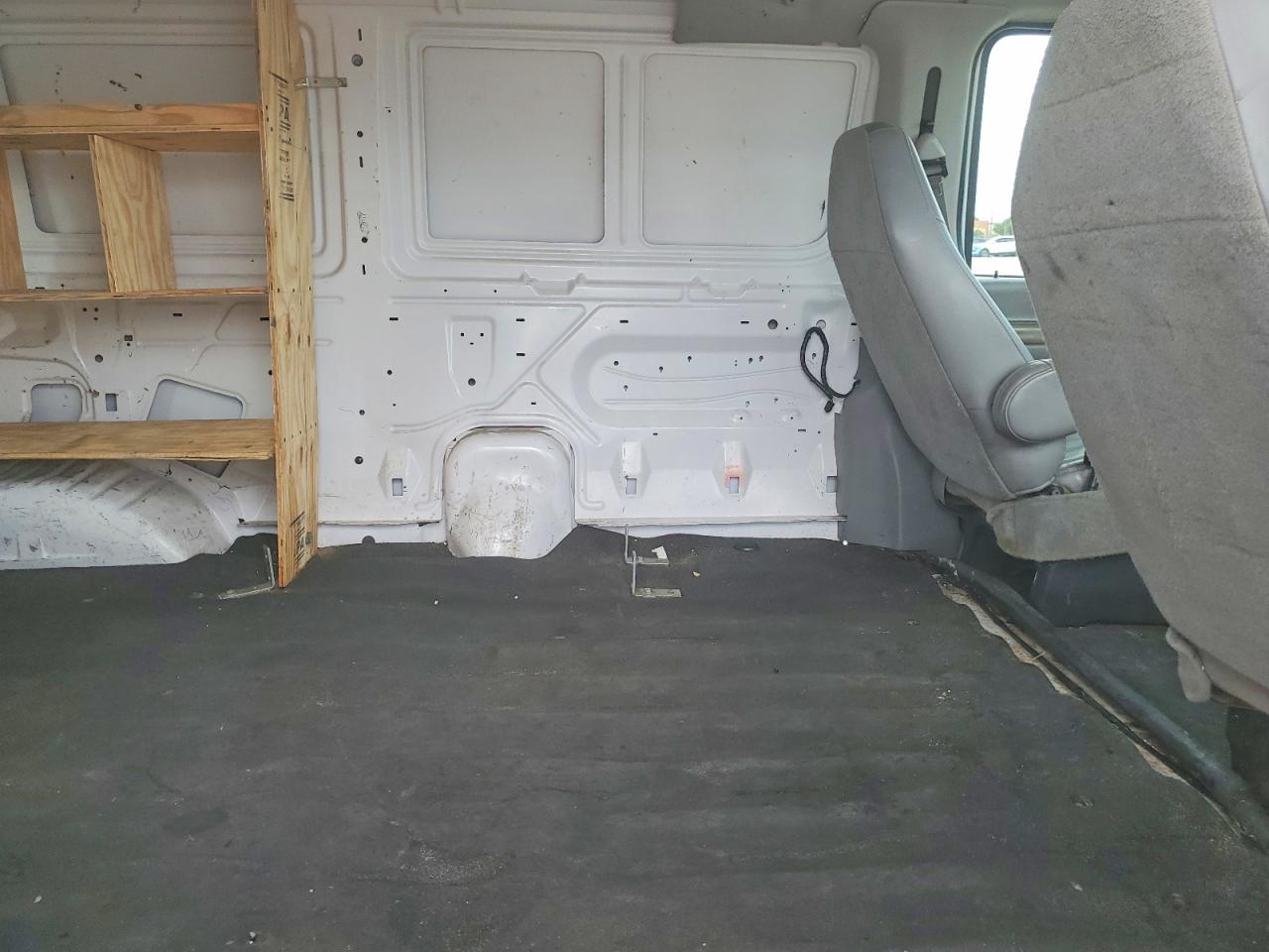 Ford Econoline E250 Van