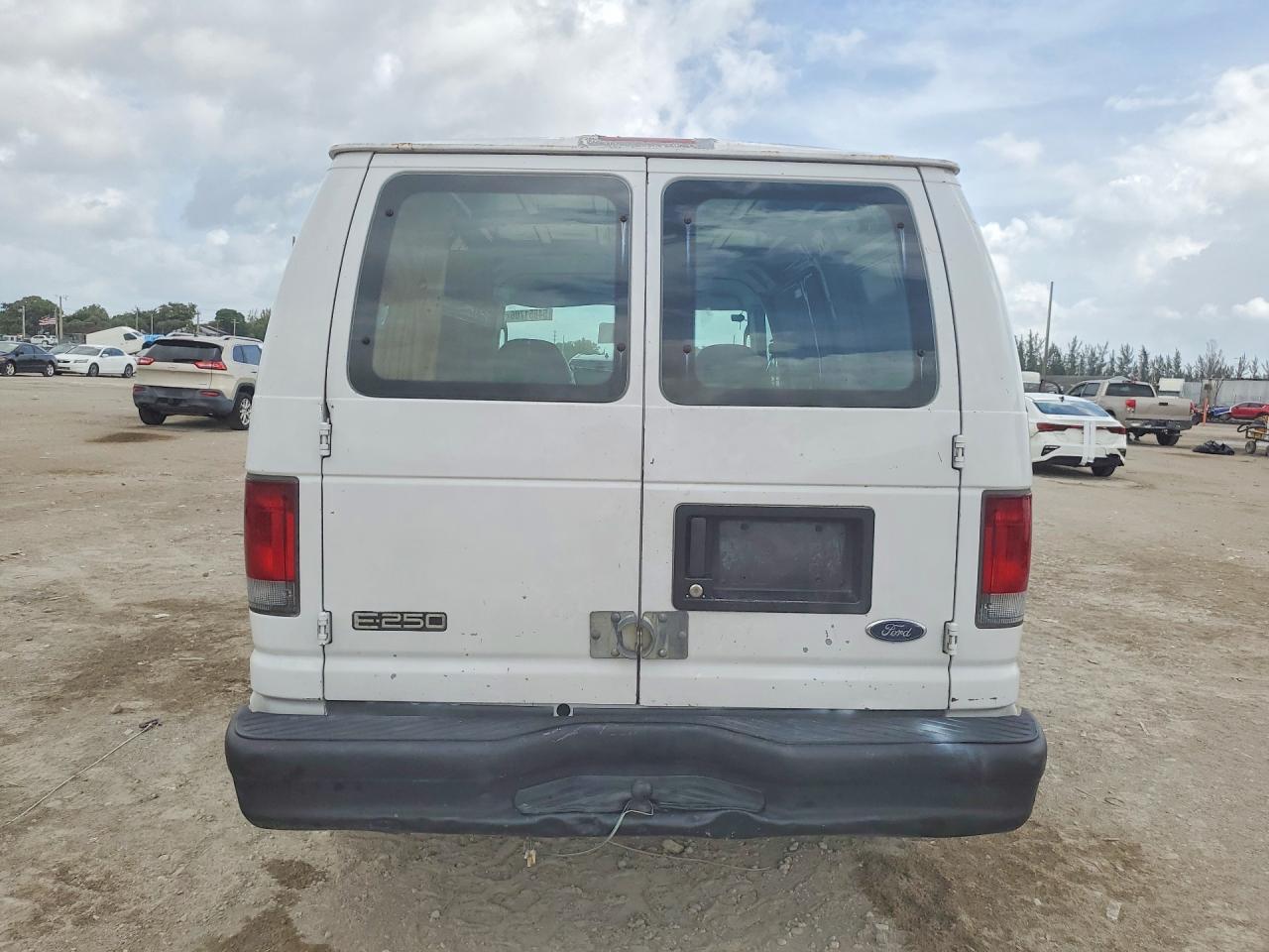 Ford Econoline E250 Van