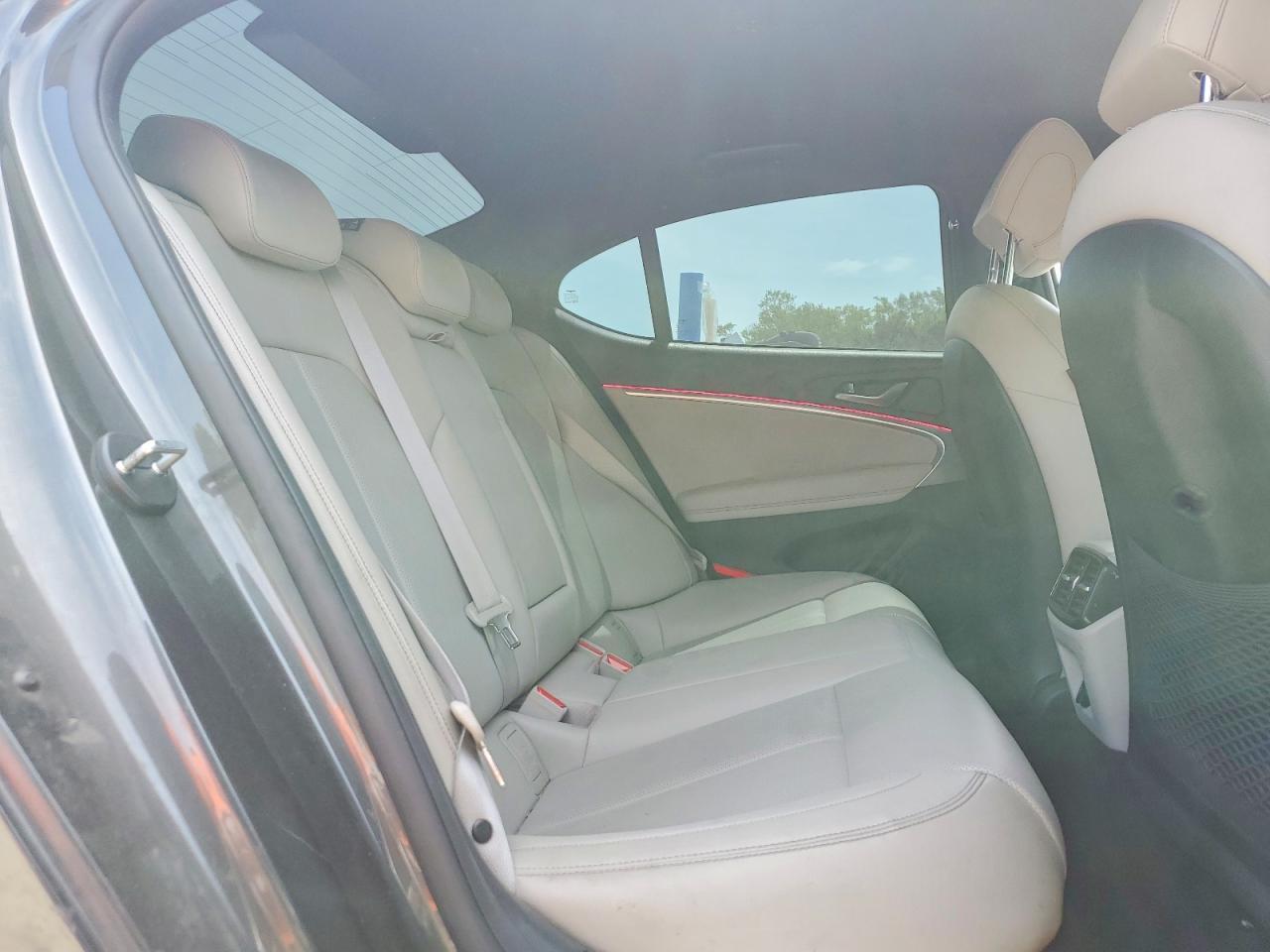 Genesis G70 2.0t