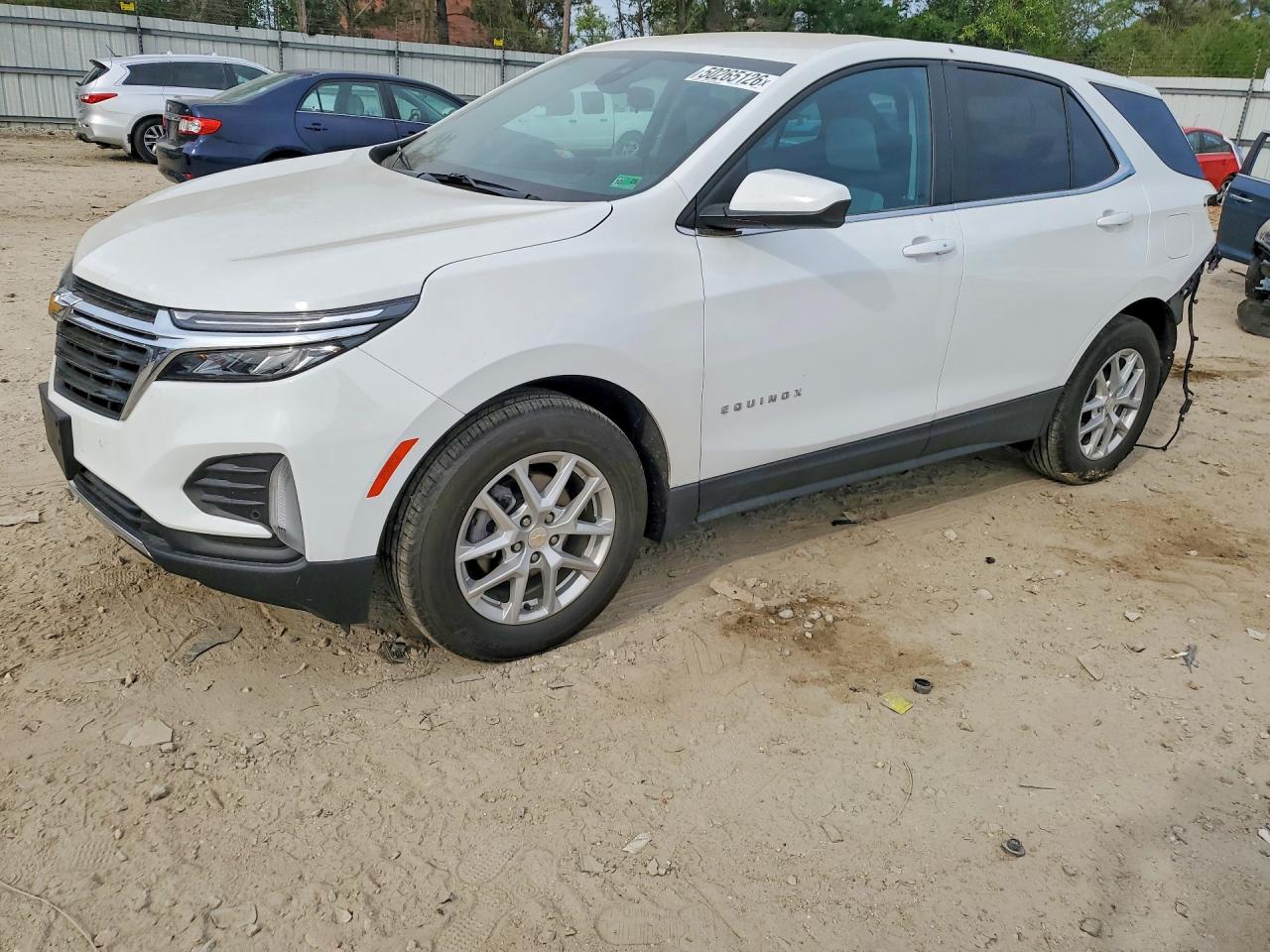 Salvage Chevrolet Equinox Image