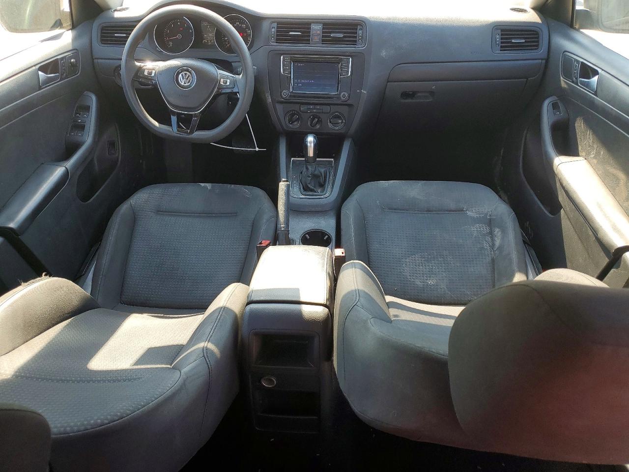 Volkswagen Jetta S