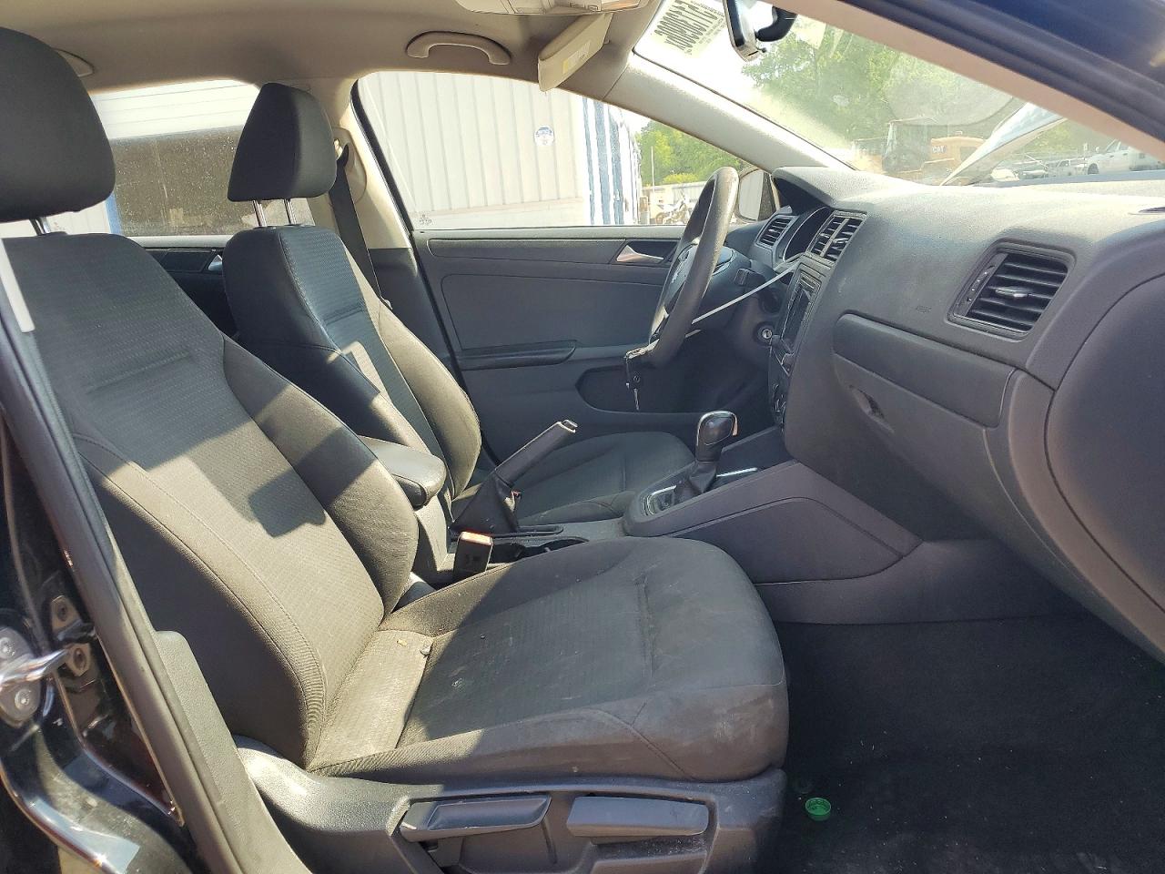 Volkswagen Jetta S