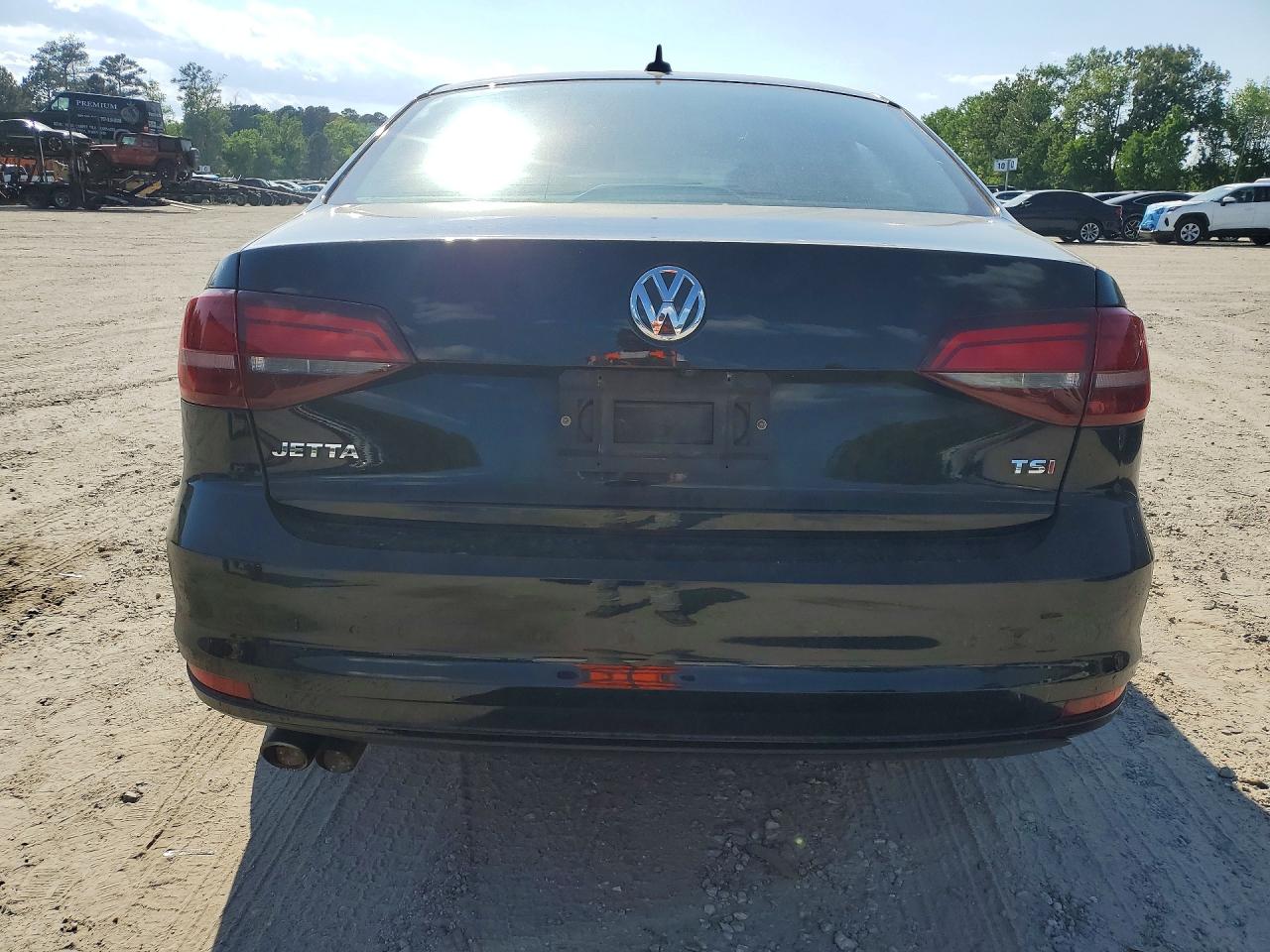 Volkswagen Jetta S