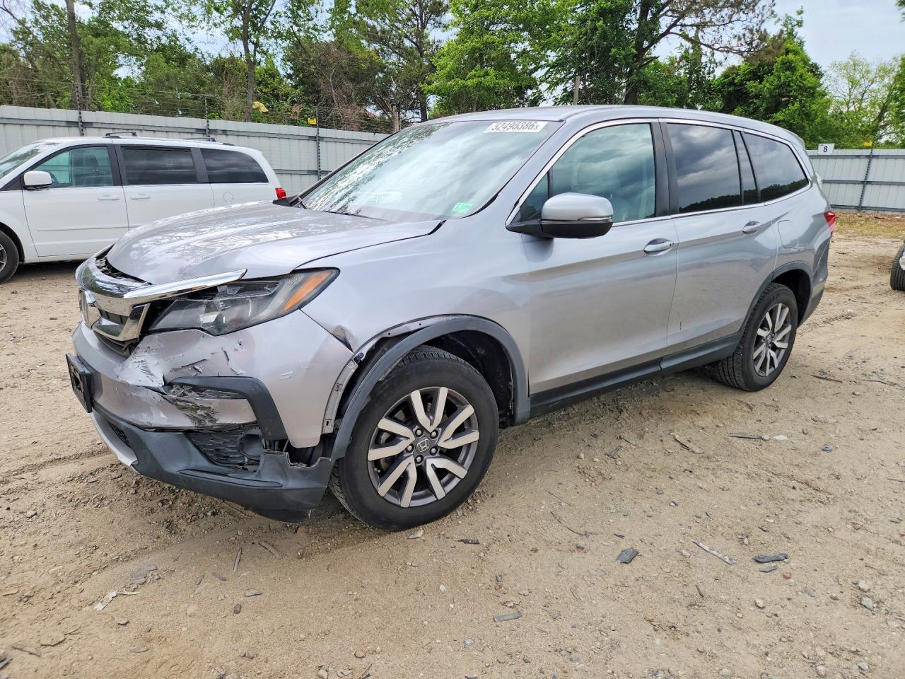 Salvage Honda Pilot Image