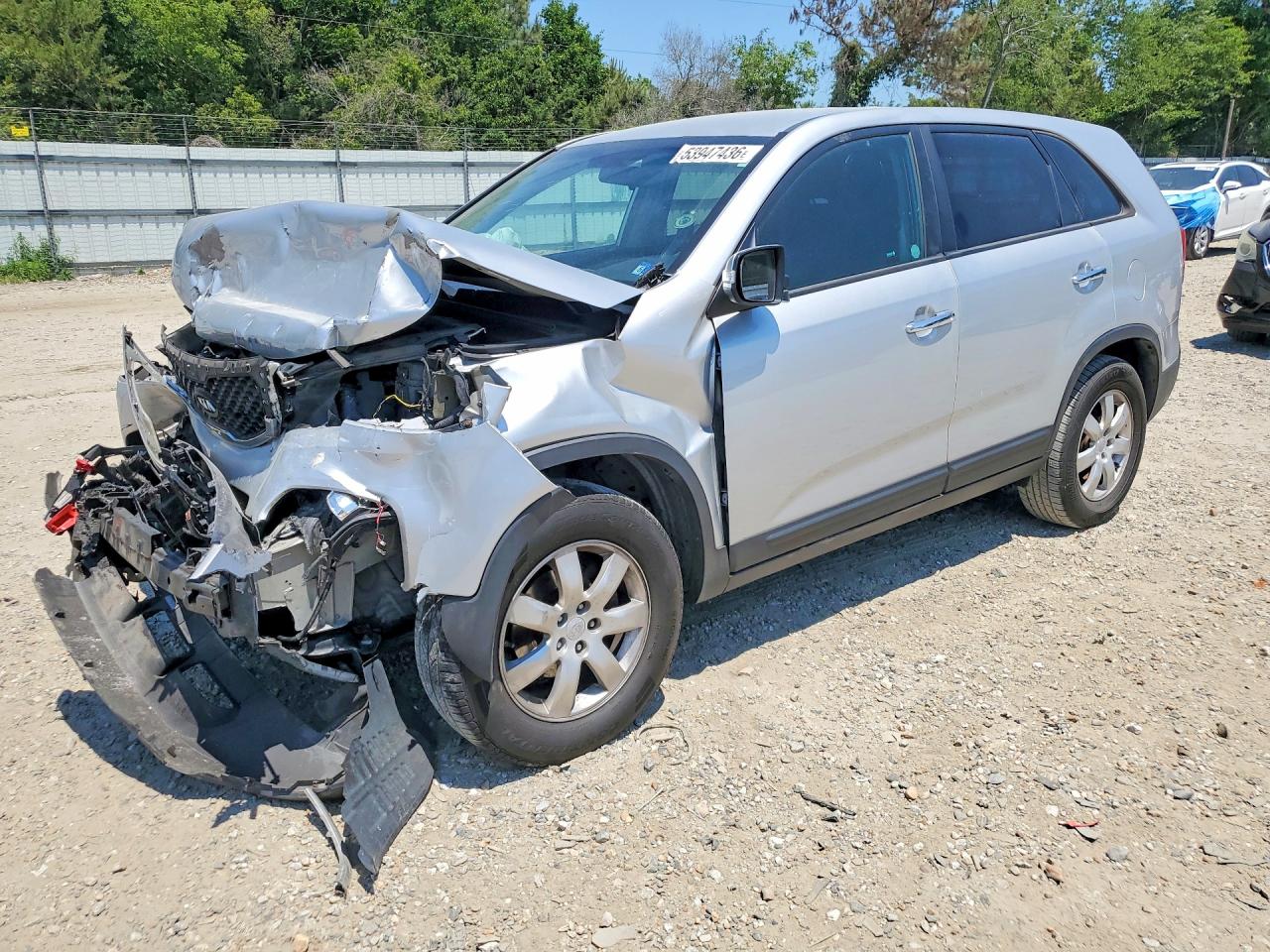 Salvage Kia Sorento Image