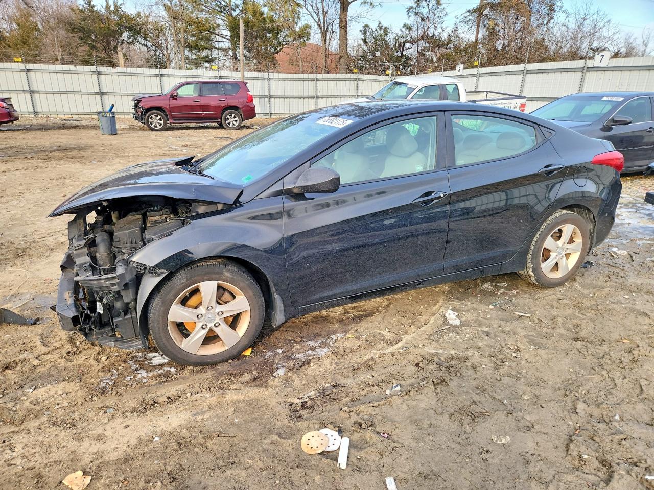 Salvage Hyundai ELANTRA Image