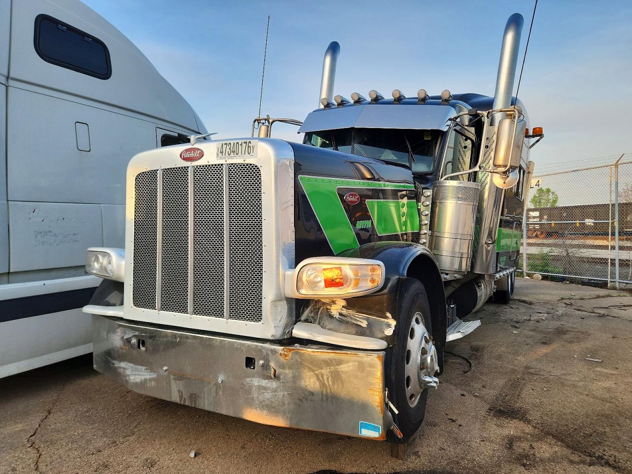 Peterbilt 389