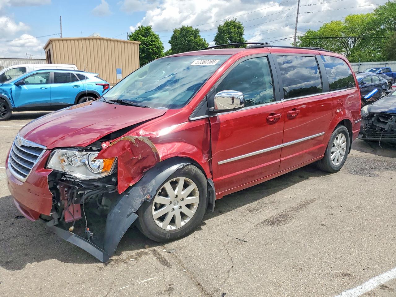 Salvage Chrysler Minivan Image