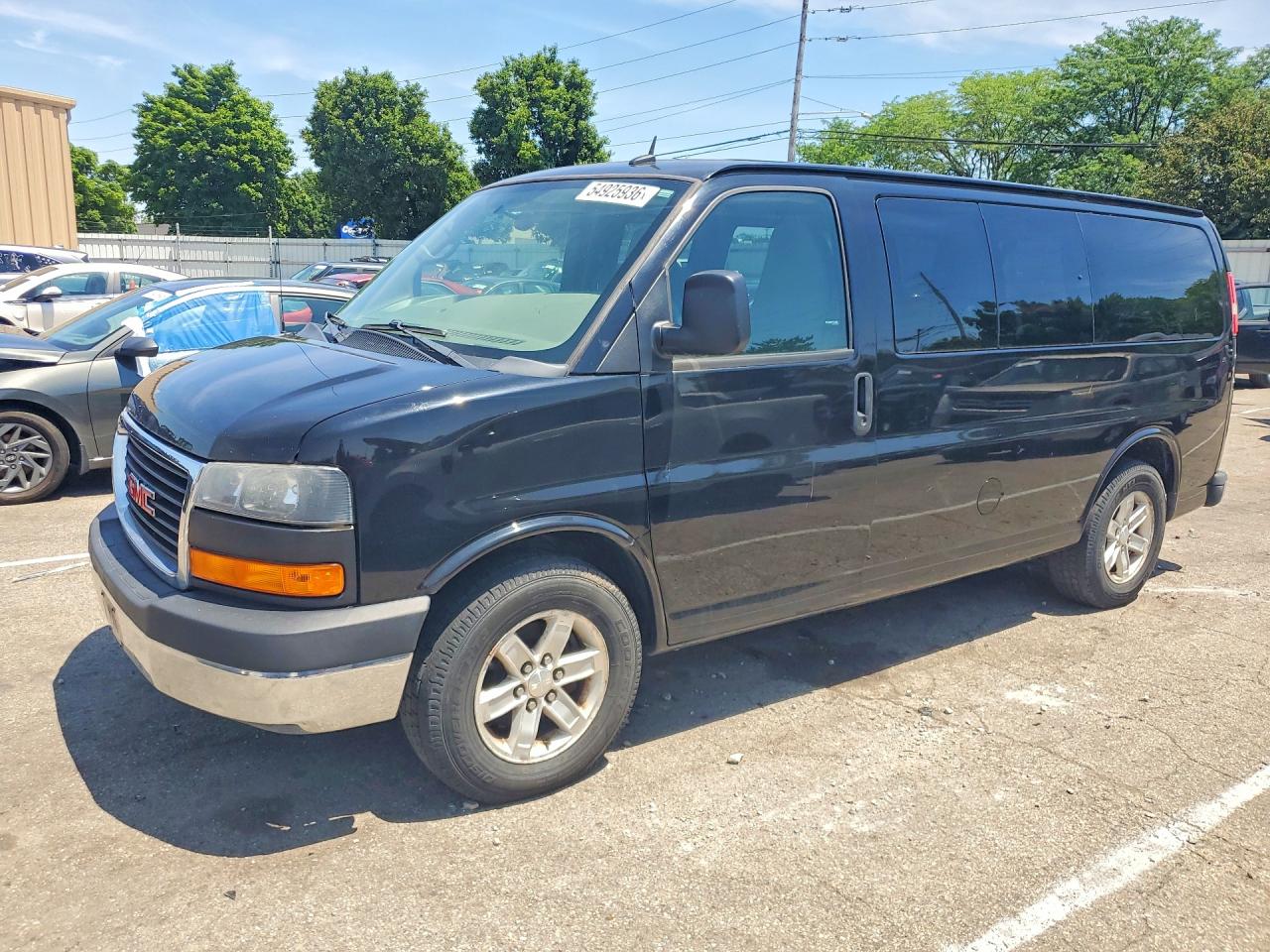 Salvage GMC Savana Image
