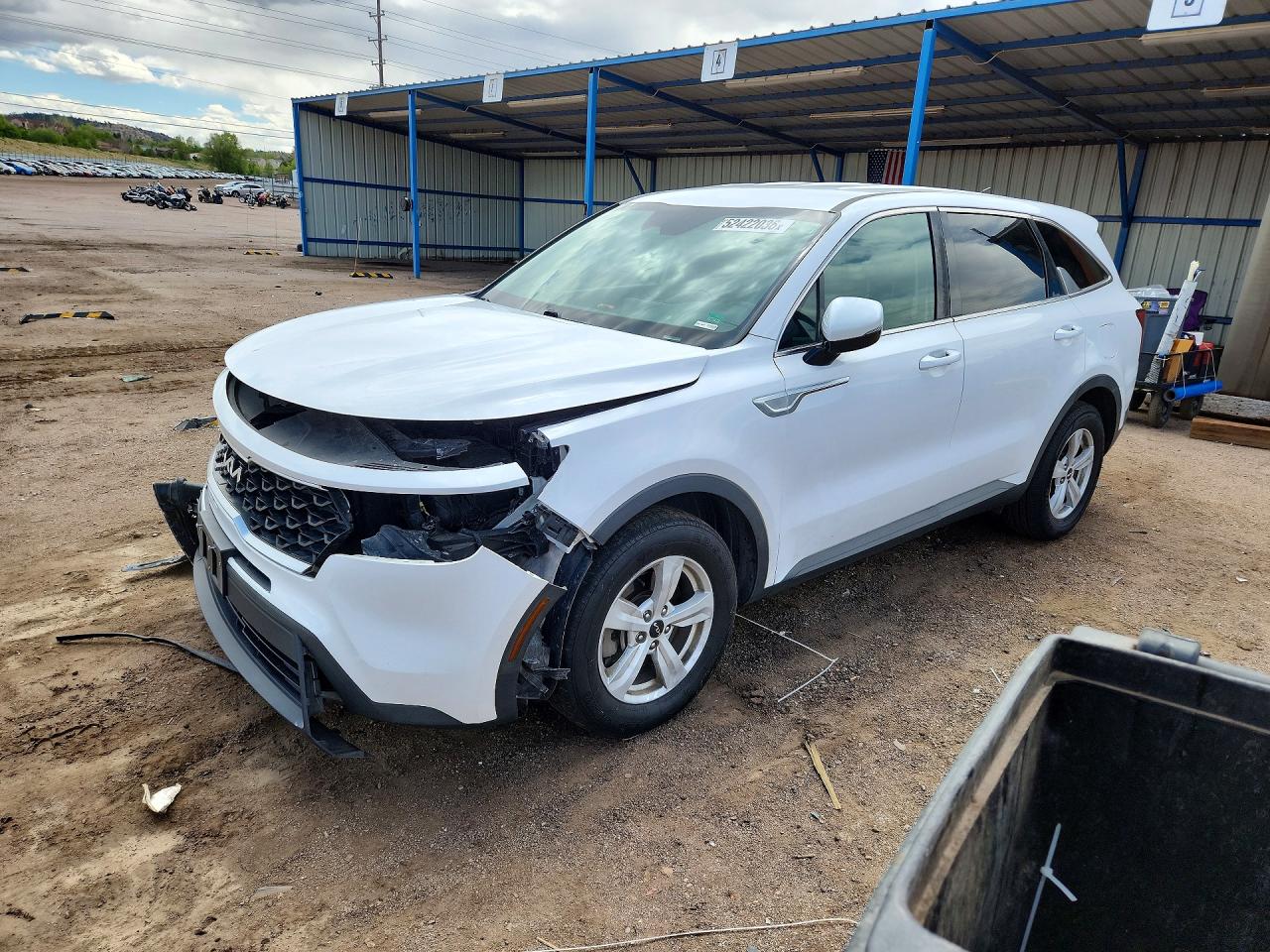Salvage Kia Sorento Image