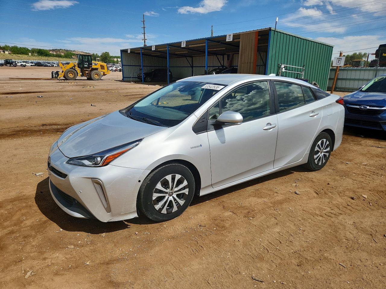 Salvage Toyota Prius Le Image