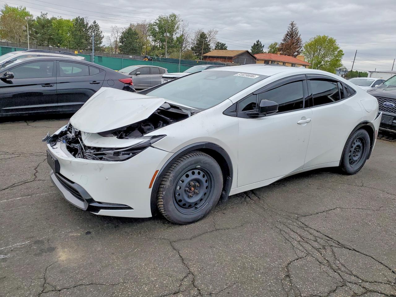 Salvage Toyota Prius Image